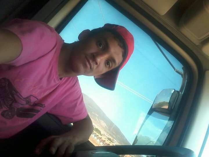 Jovem que ficou preso às ferragens de caminhão em Quixeramobim teve braços e perna amputados no IJF