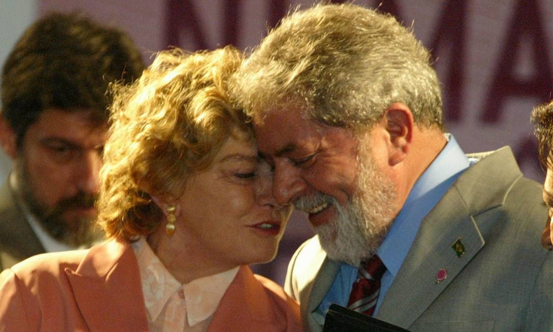 Mulher de Lula, Marisa Letícia é internada em SP em estado grave após sofrer um AVC