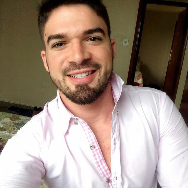 Lucas Barros, de Quixadá, concorre ao título de Mister Internacional representando o Paraguai