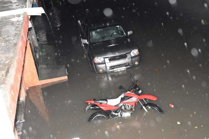 Fotos e vídeos mostram diversos pontos de alagamento em Quixadá após fortes chuvas deste domingo, 05
