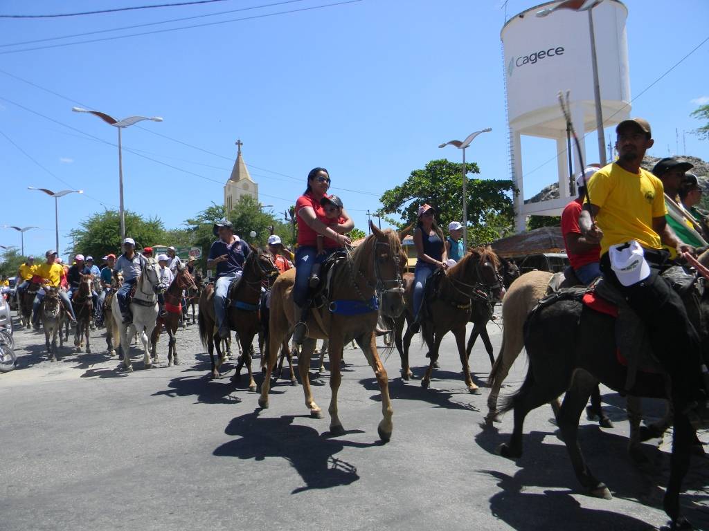 Tradicional Cavalgada abre programação das festividades de São José no distrito de Custódio, em Quixadá