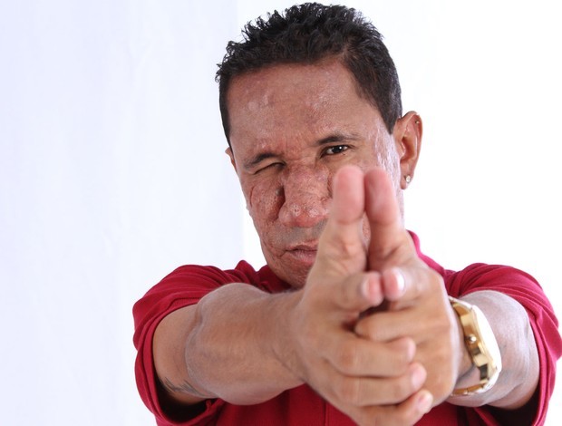 Amigos fazem campanha e juntam R$ 8 mil para pagar pensão devida por ex-jogador Clodoaldo e tirá-lo da prisão
