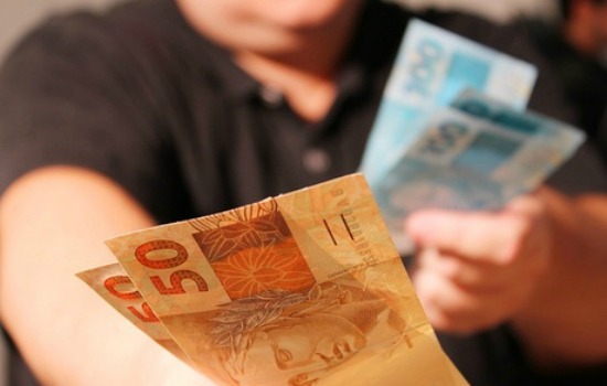 Seu Dinheiro: Fundo Partidário banca desde viagens de jatinho até bebidas alcoólicas e jantares em churrascaria