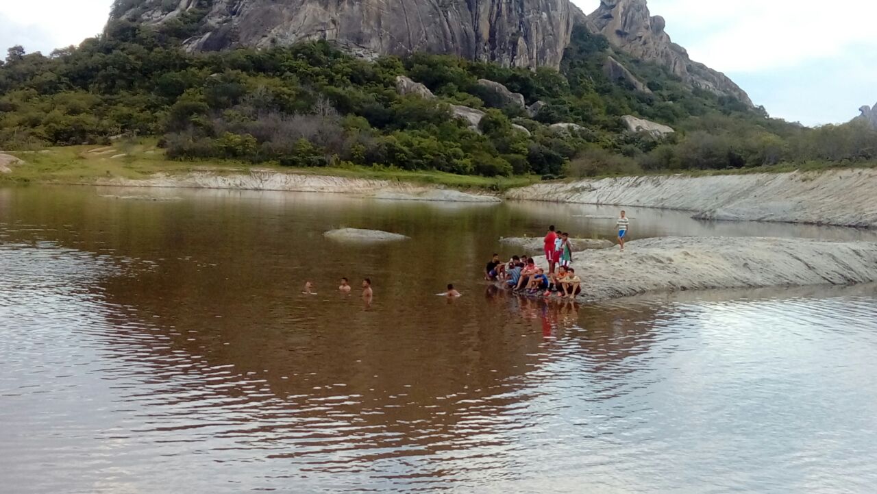 Jovem missionário protestante morre afogado em açude no município de Quixadá