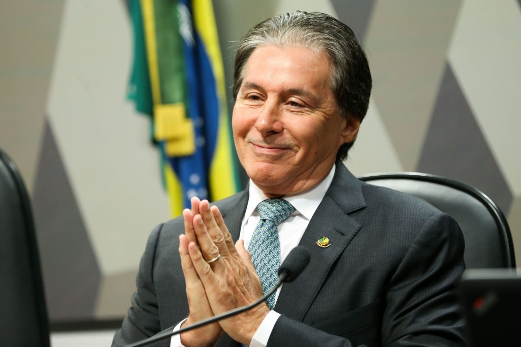 Eunício Oliveira deixa a UTI, mas segue internado em hospital de Brasília