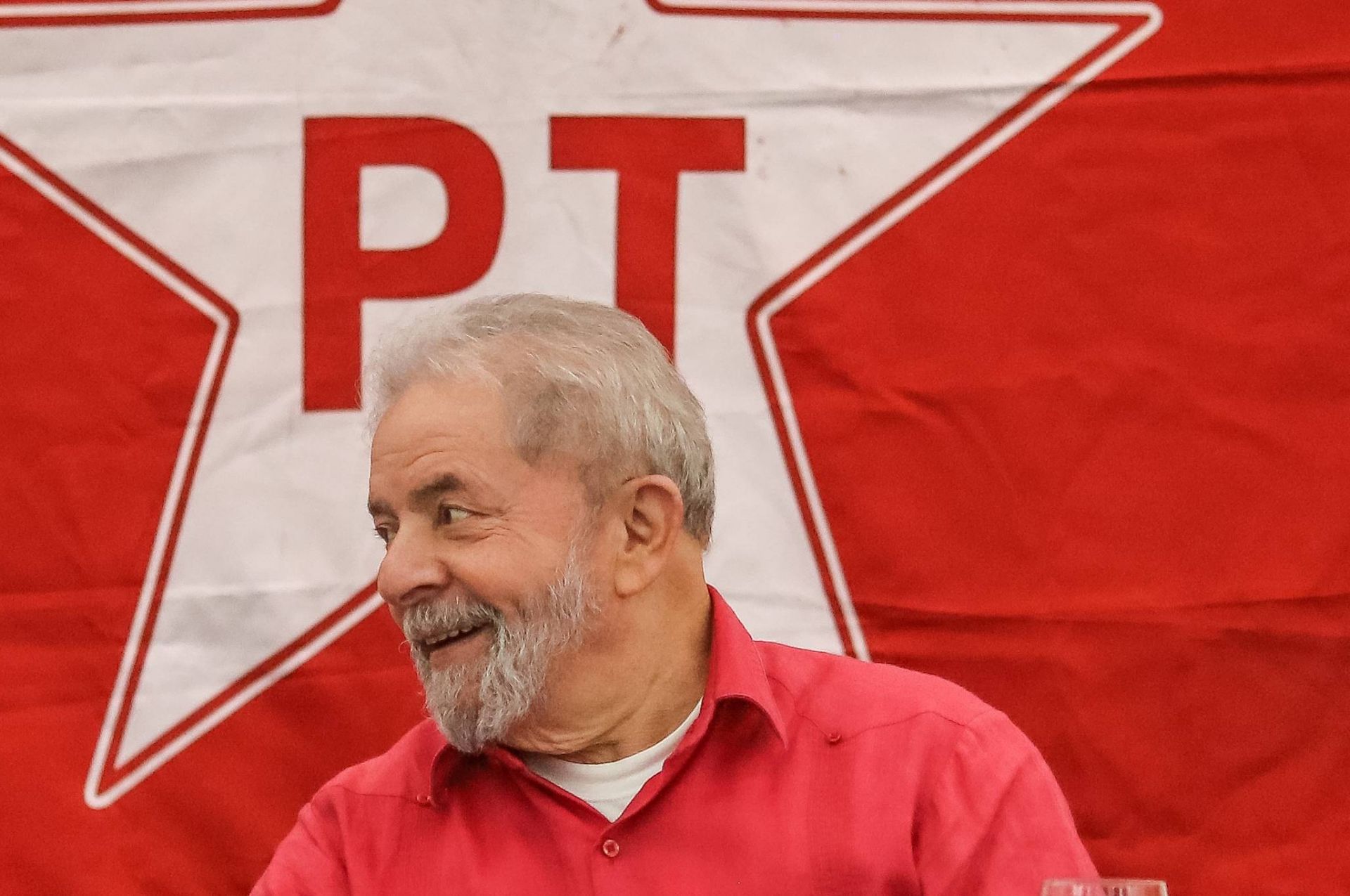 Em nota oficial, PT diz que Lula é inocente e que não aceitará sua condenação