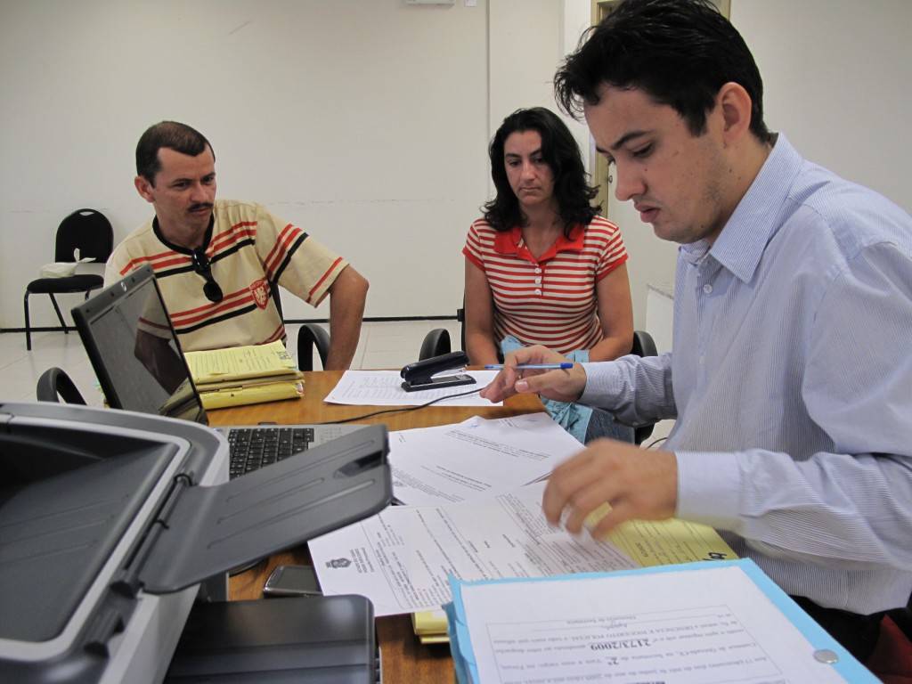 Quixadá: “Acabaram com os direitos trabalhistas. Canalhas, safados, mentirosos e ladrões”, diz defensor público