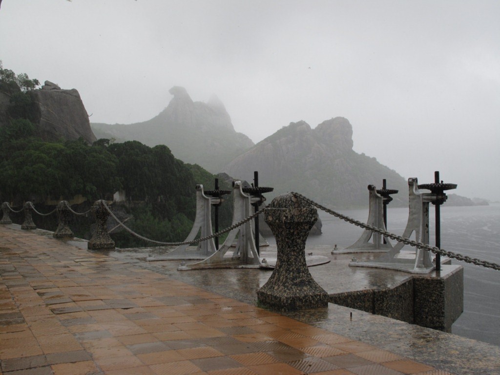 Julho começa com forte chuva em Quixadá