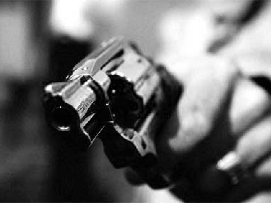 QUIXADÁ: Mototaxista é baleado durante tentativa de assalto no centro da cidade