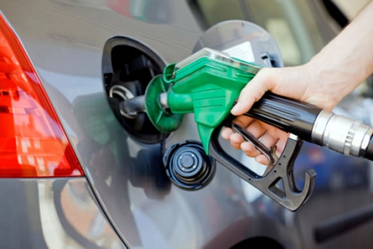 Gasolina em Quixadá chega a R$ 4,24 o litro