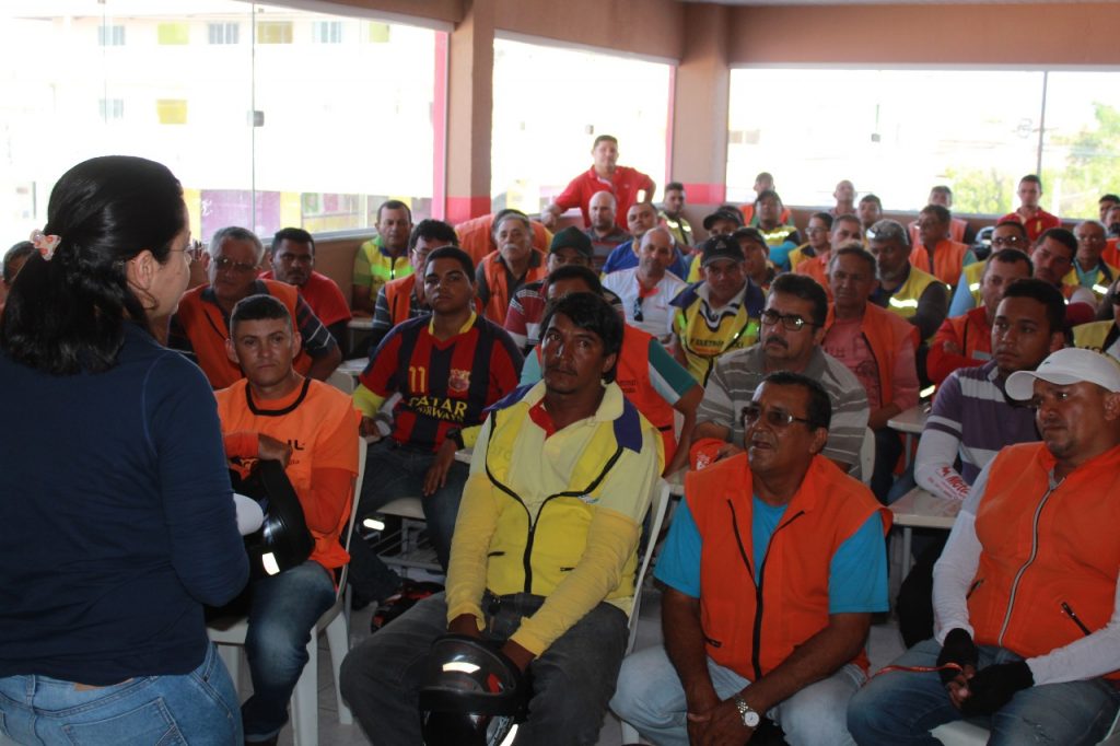 DMT reúne mototaxistas e inicia diálogo para reorganização da categoria em Quixadá