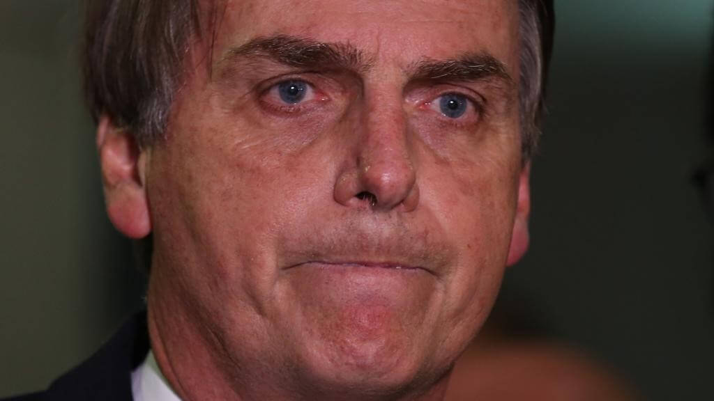 Generais querem calar a boca de Bolsonaro