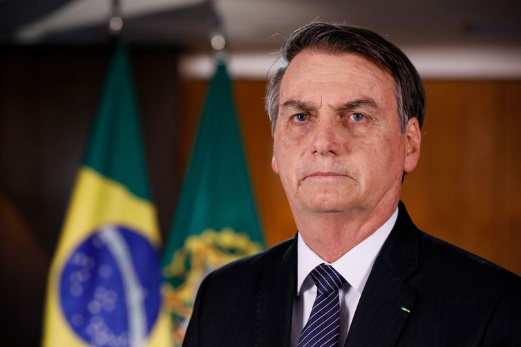 Bolsonaro decide demitir Mandetta do Ministério da Saúde