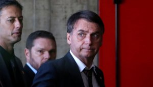 Bolsonaro é preso preventivamente pela PF após decisão de Moraes na reta final do processo da trama golpista