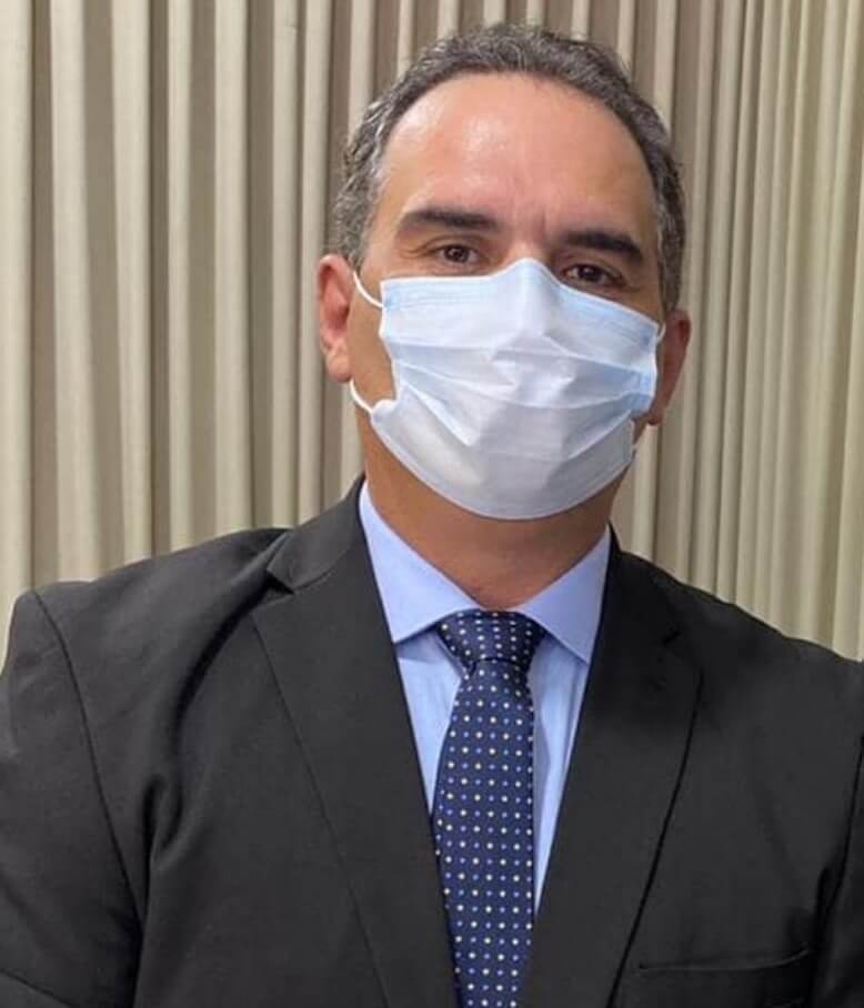 Prefeito de Quixadá anuncia 14º salário em 2021 para profissionais de educação