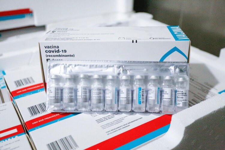 AstraZeneca admite à Justiça efeito colateral raro na vacina da Covid