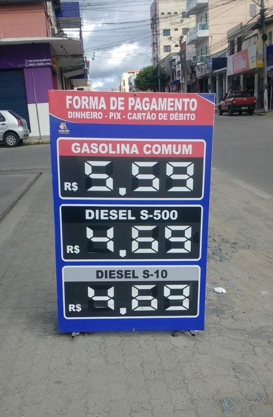 Postos em Quixadá e Quixeramobim reagem à fiscalização e baixam preços dos combustíveis