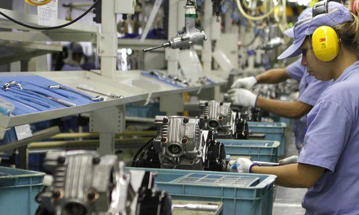 Desemprego cai para 7,7% no 3º trimestre, menor nível desde 2014