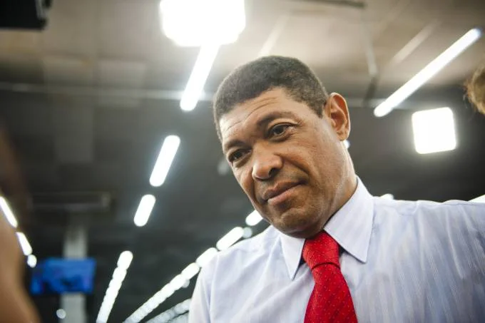 Pastor Valdemiro leva golpe de R$ 800 milhões, perde jato e é despejado