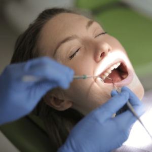 Cientistas criam medicamento que faz dentes voltarem a crescer