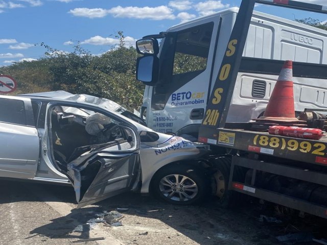 Motorista morre após colisão entre veículos na BR-122, em Ibaretama