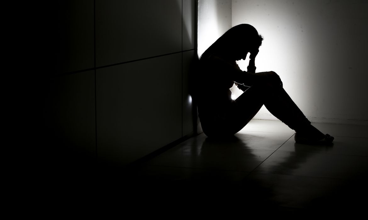 Estudo alerta para alta incidência de suicídio na adolescência