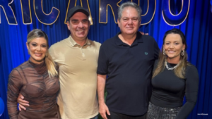 Ricardo Silveira celebra 50 anos ao lado de apoiadores e lideranças políticas
