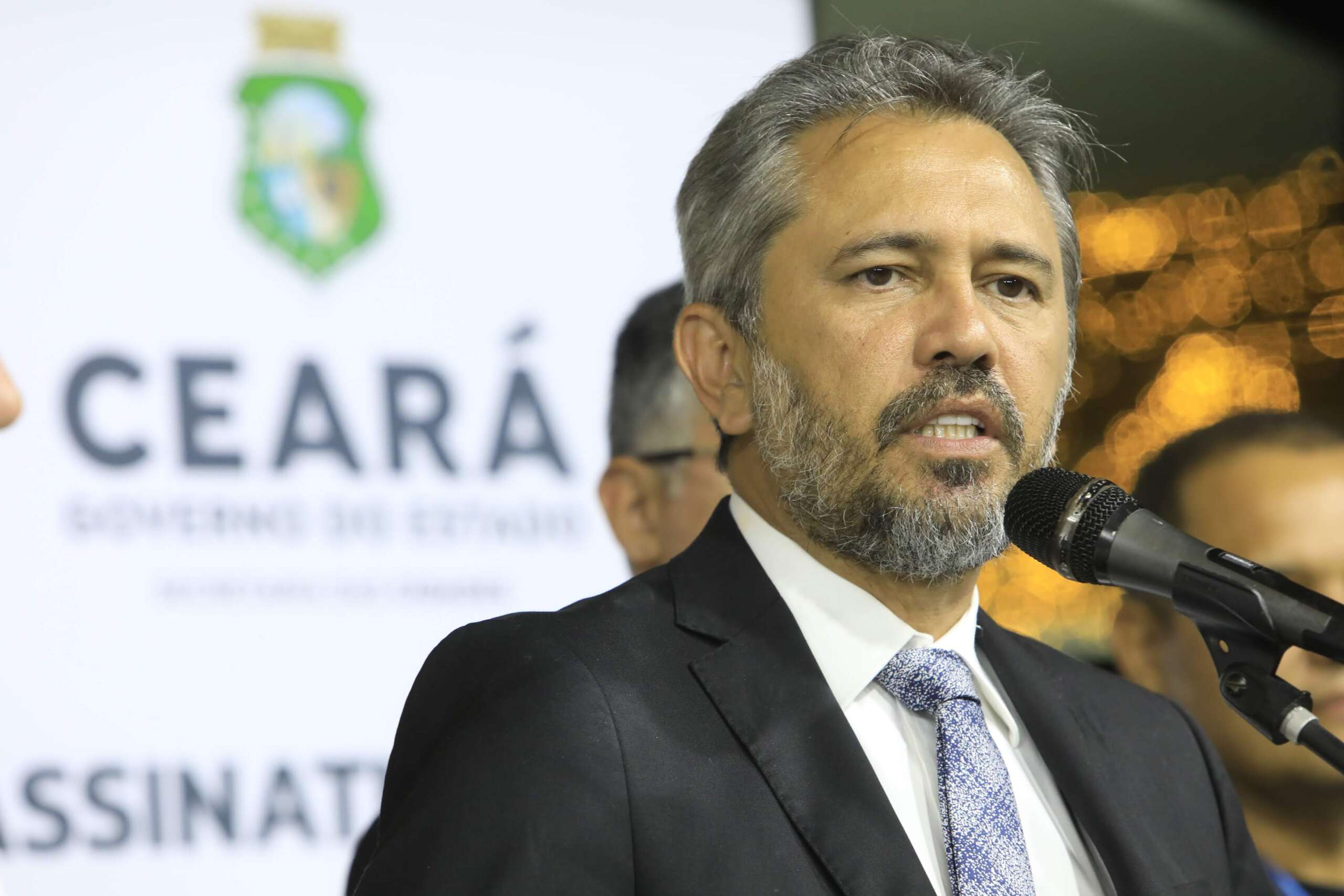 ‘Entre um policial ser vítima e bandidos tombarem, que eles levem sempre a pior’, diz Elmano
