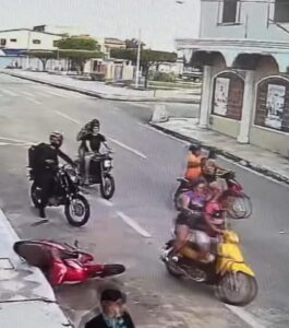 Dona de moto derrubada em Quixadá procura responsáveis para arcarem com os prejuízos