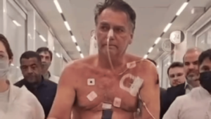 Bolsonaro divulga vídeo caminhando no hospital após cirurgia