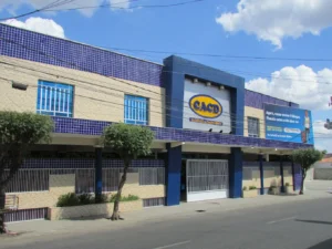 CACD emite nota após denúncia de mãe sobre acidente com aluno em sala de aula em Quixadá