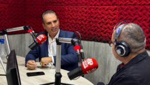 Rodada de Entrevistas: Ricardo Silveira aparece pela primeira vez sem boné após implante capilar