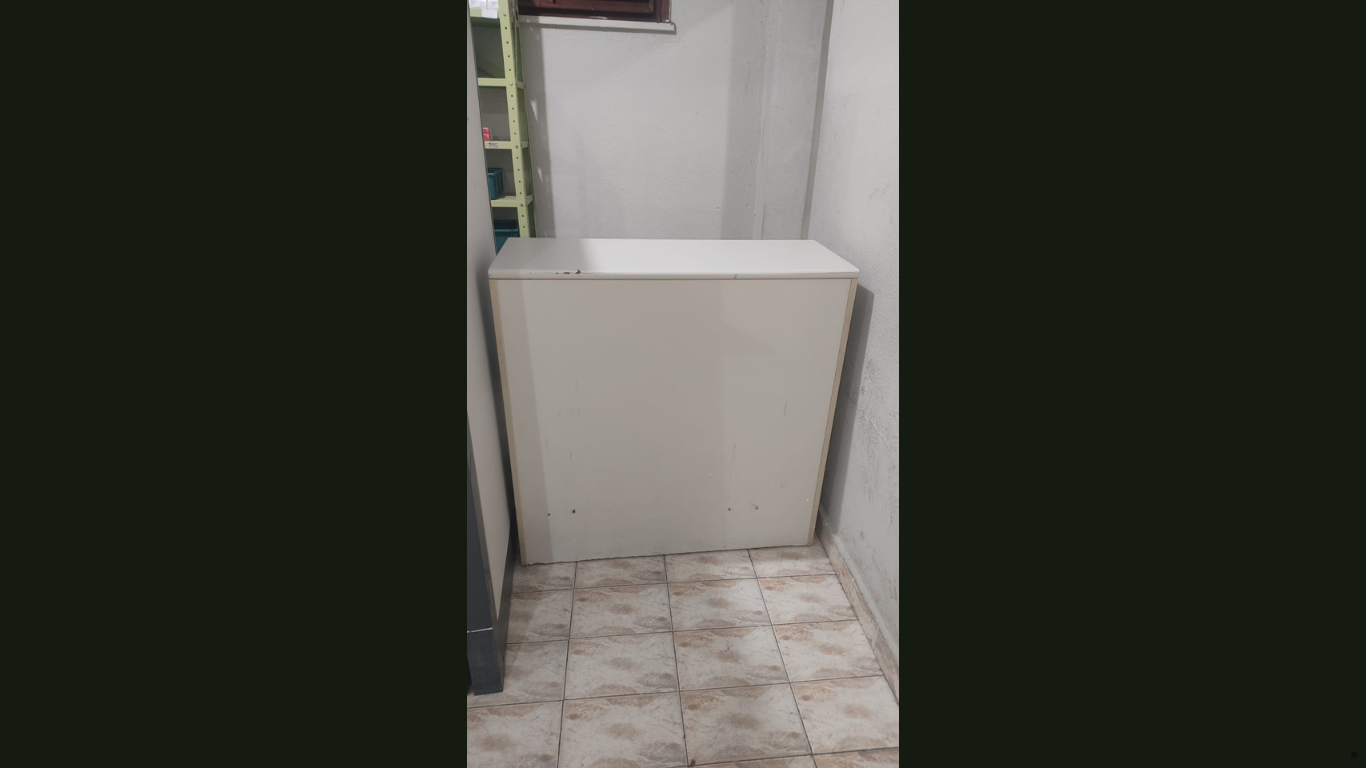 Móvel que caiu por cima do menino