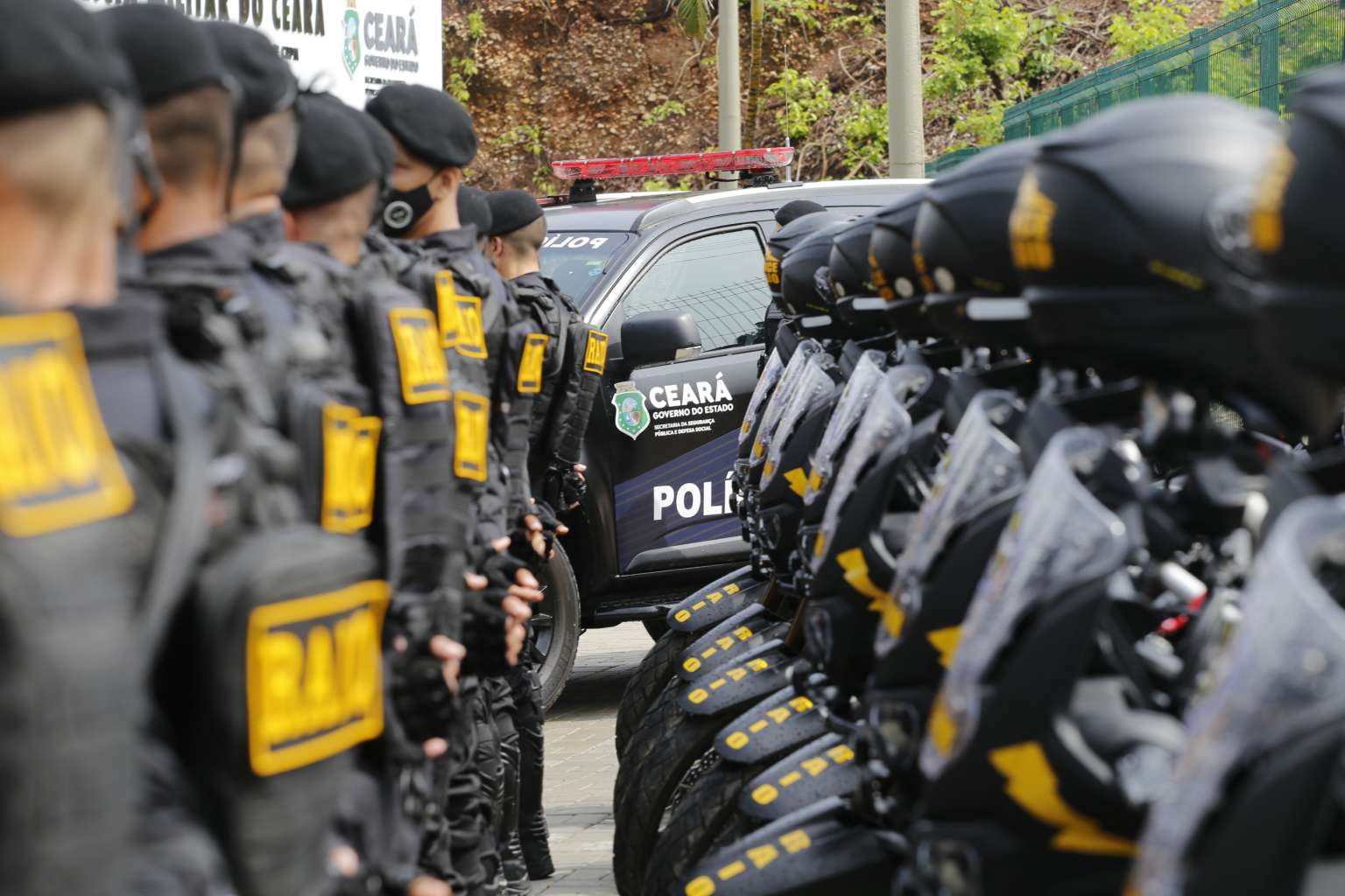 O peso da farda policial: fácil criticar, difícil usar por 24 horas