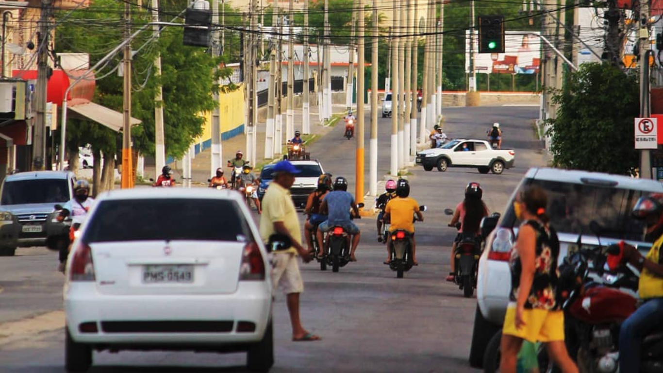 Número de empregos no comércio despenca em Quixadá no primeiro trimestre de 2025, aponta Caged