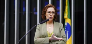 STF forma maioria para condenar deputada Carla Zambelli a 10 anos de prisão