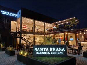 Santa Brasa chega a Quixadá com vista privilegiada, carnes na parrilla argentina e ação beneficente no dia da inauguração