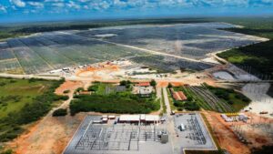 Gigante chinesa inaugura complexo solar em Russas com geração de 1.000 empregos