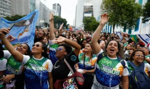 Ritmo de crescimento dos evangélicos recua no Brasil; grupo já atinge mais de um quarto da população