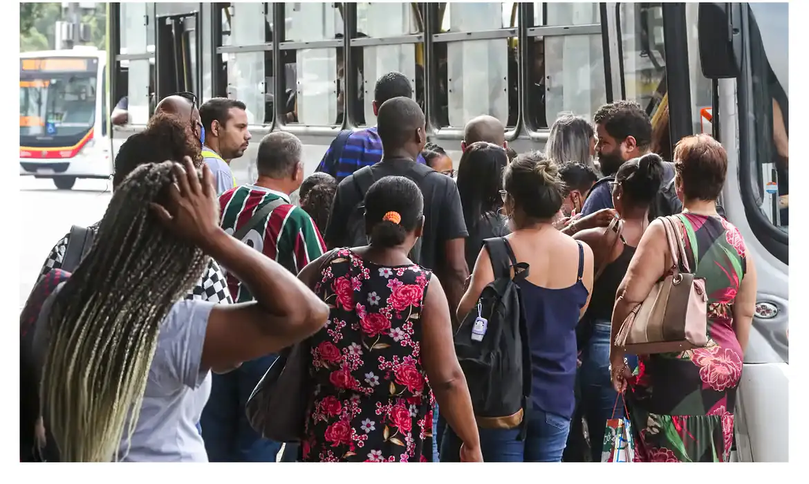 Brasil tem menor índice de desemprego desde 2012 para o primeiro trimestre do ano