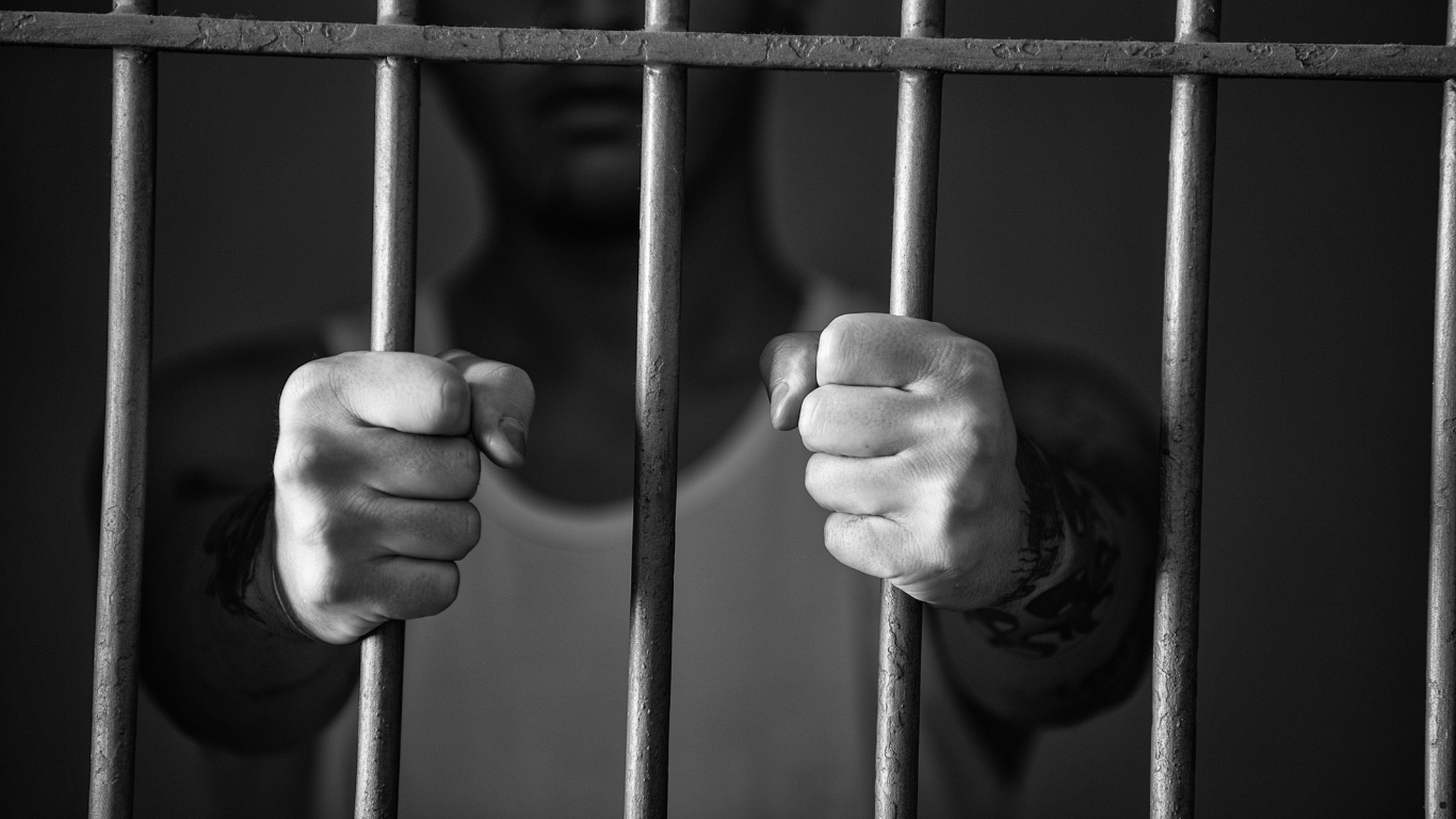 Comarca de Quixadá condena homem a 25 anos de prisão por tentar matar companheira a tiros no dia do aniversário dela