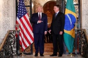 “Deixem Bolsonaro em paz”, diz Trump ao criticar ação da Justiça contra ex-presidente