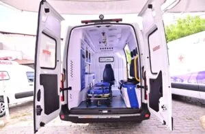 Quixadá entrega duas novas ambulâncias e anuncia ações na rede de saúde