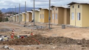 Residencial Nossa Senhora Imaculada Rainha do Sertão avança com 150 casas populares em Quixadá
