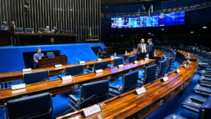 Senado aprova mudar Lei da Ficha Limpa para favorecer políticos condenados por corrupção e crimes eleitorais
