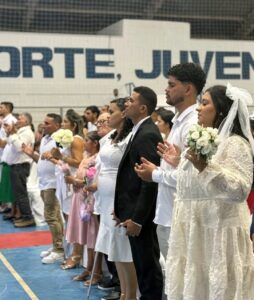 A emoção que tomou conta de Banabuiú e fez 32 casais dizerem “sim” juntos