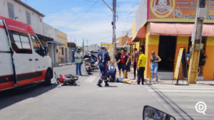 Colisão envolvendo ambulância do SAMU é registrada no Centro de Quixadá
