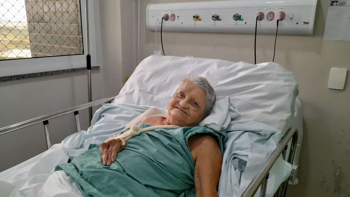 Paciente submetida a cirurgia com sangue autólogo no HRSC