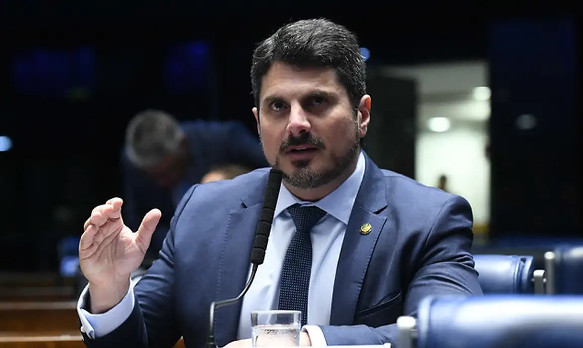 EUA prometeram tirar Bolsonaro da prisão e colocá-lo na presidência, diz senador Marcos do Val