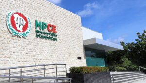 MPCE denuncia nove pessoas por extorsão contra comerciantes em Quixeramobim e investiga possível ligação de quadrilha com facção de SP
